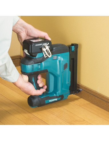 Аккумуляторная гвоздезабиватель...